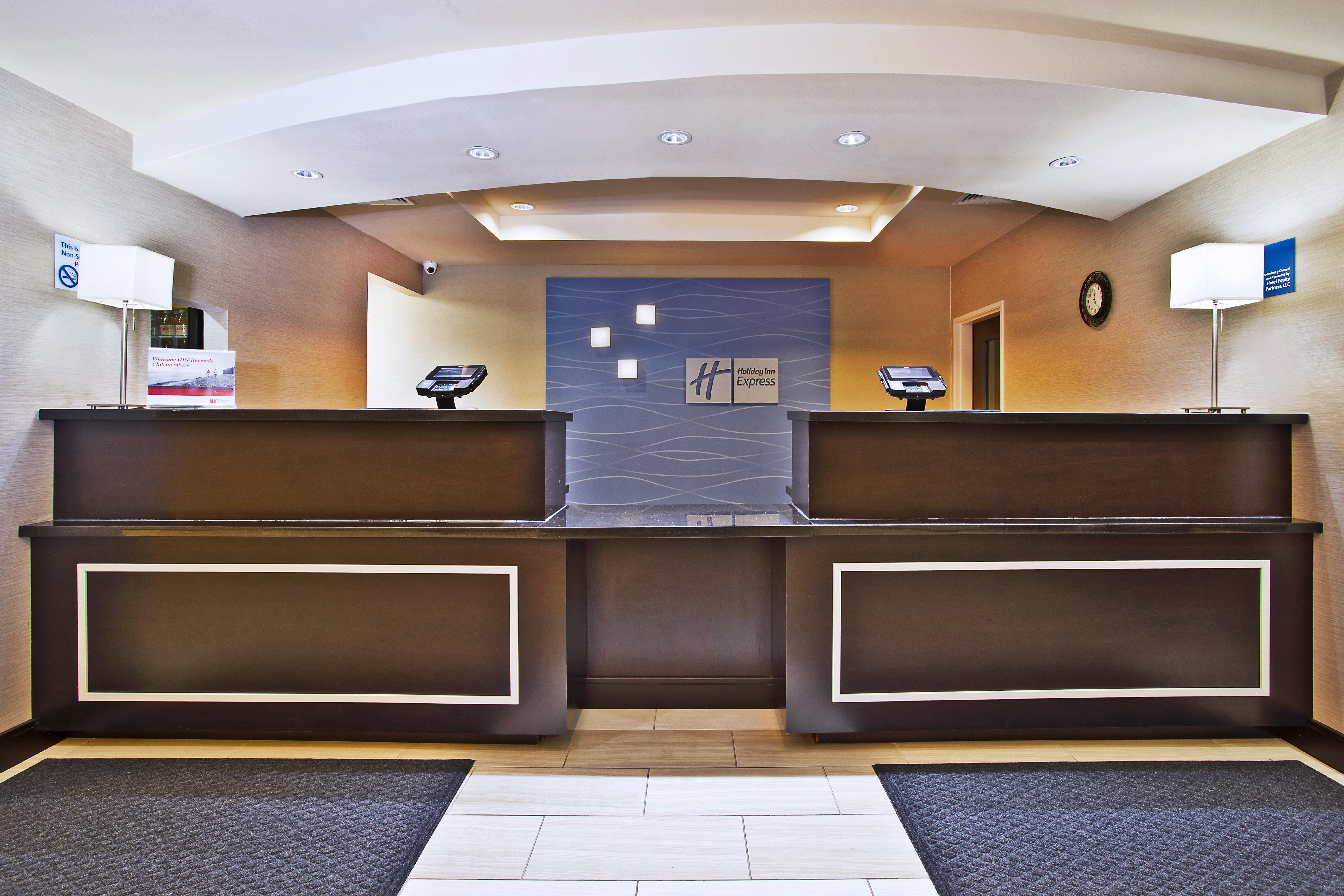 Holiday Inn Express & Suites Springfield By Ihg Екстериор снимка