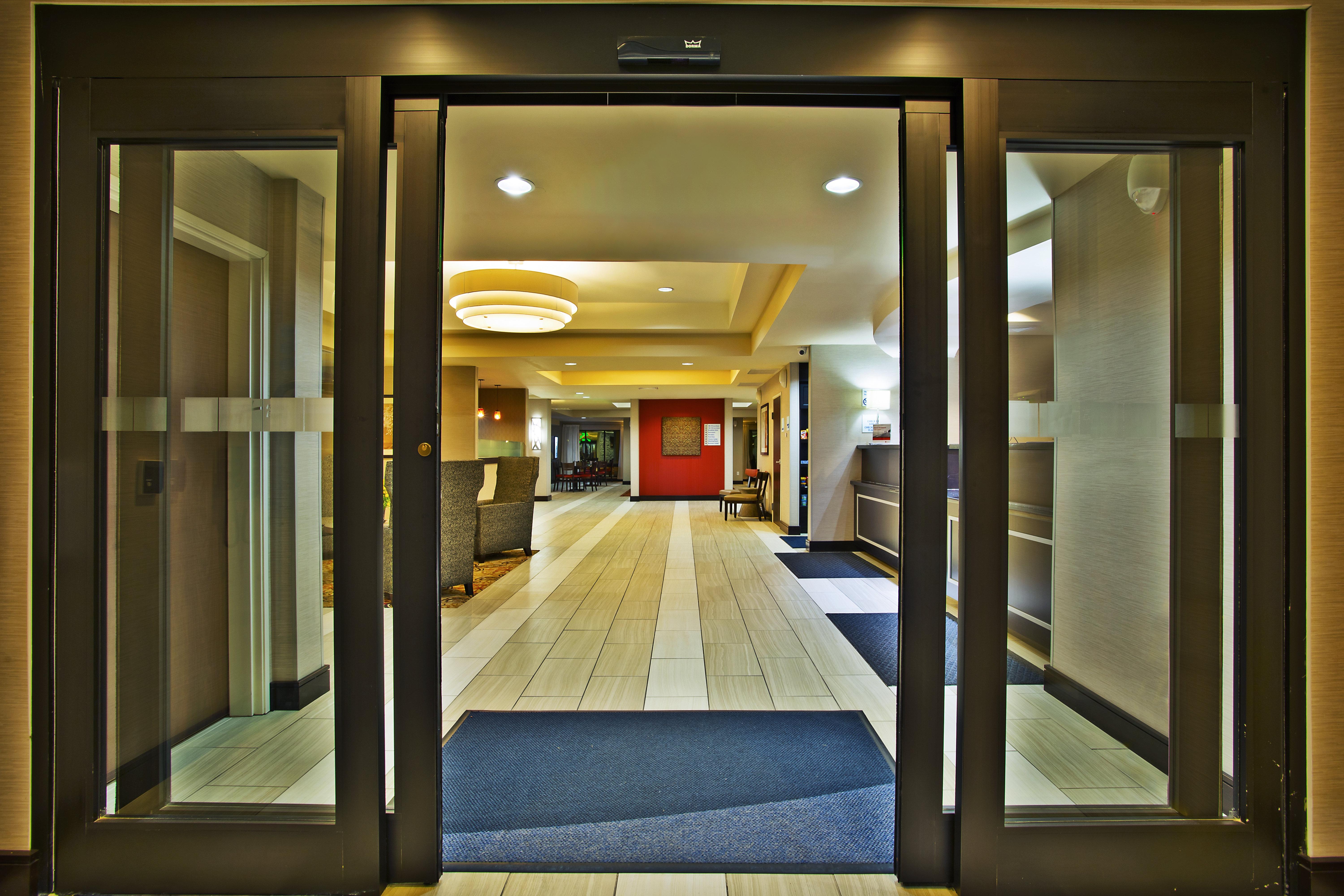 Holiday Inn Express & Suites Springfield By Ihg Екстериор снимка